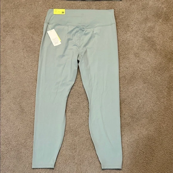 New All in Motion 2 Piece Sage Work Out Set - Picture 9 of 10